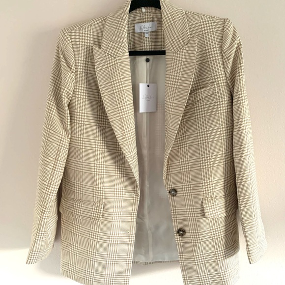 L'Academie / Revolve Abigail Blazer in Tan & White.
Color: Tan & White - Picture 5 of 10